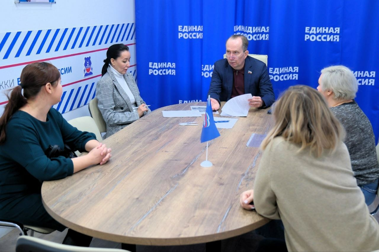 Игорь Седов взял в работу жалобы на работу ТСЖ в микрорайоне Бабаевского