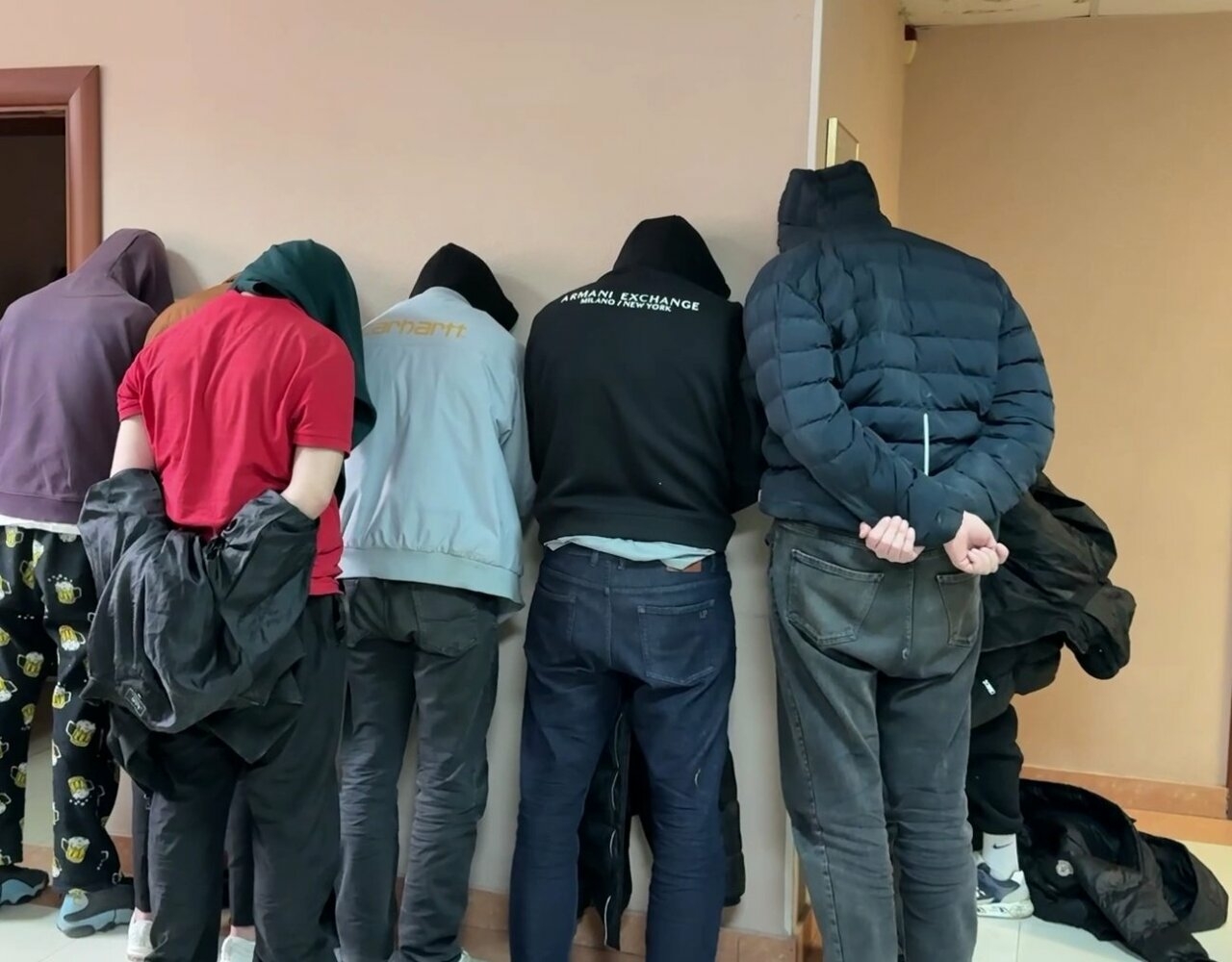 В Астрахани задержаны пять человек по делу о нападении на правоохранителя