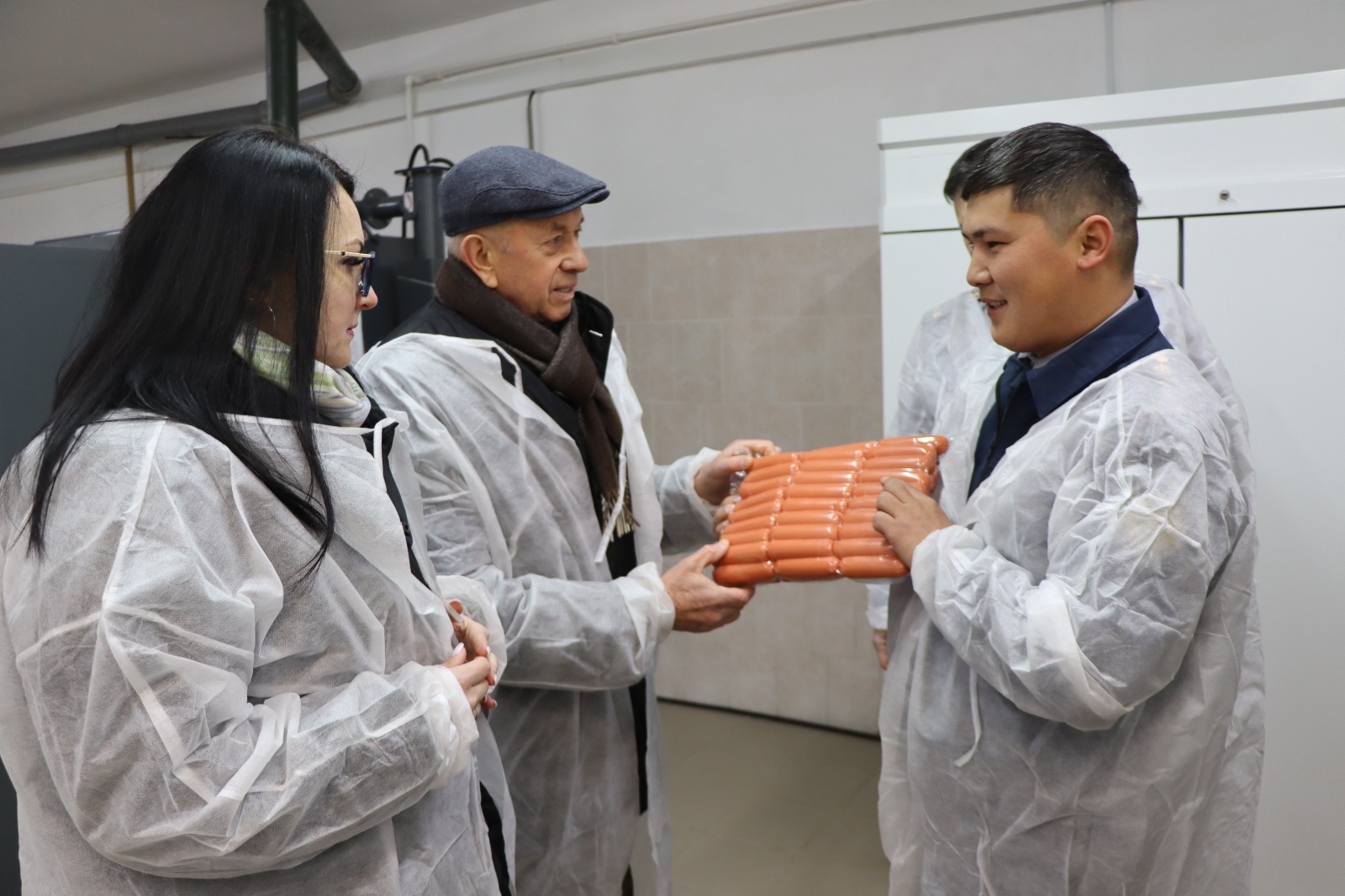 Астраханские предприниматели увидели производственные возможности колонии