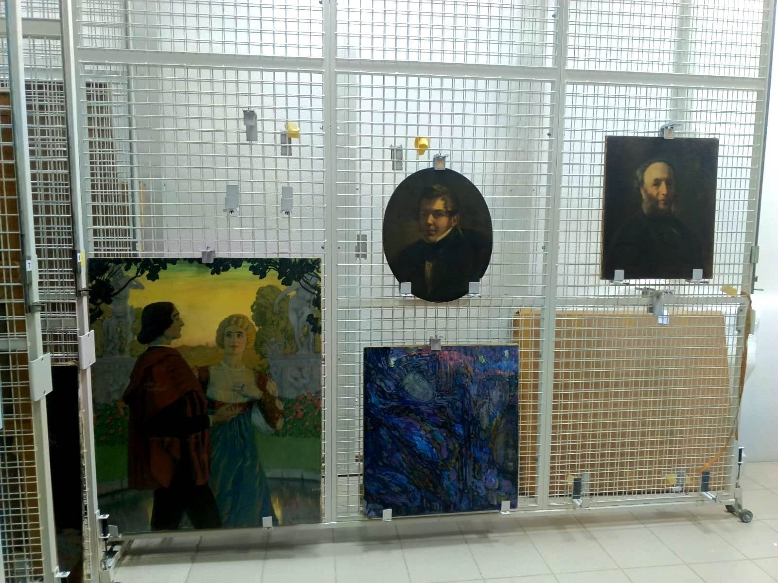 Четыре шедевра астраханской галереи отправлены на реставрацию в Москву