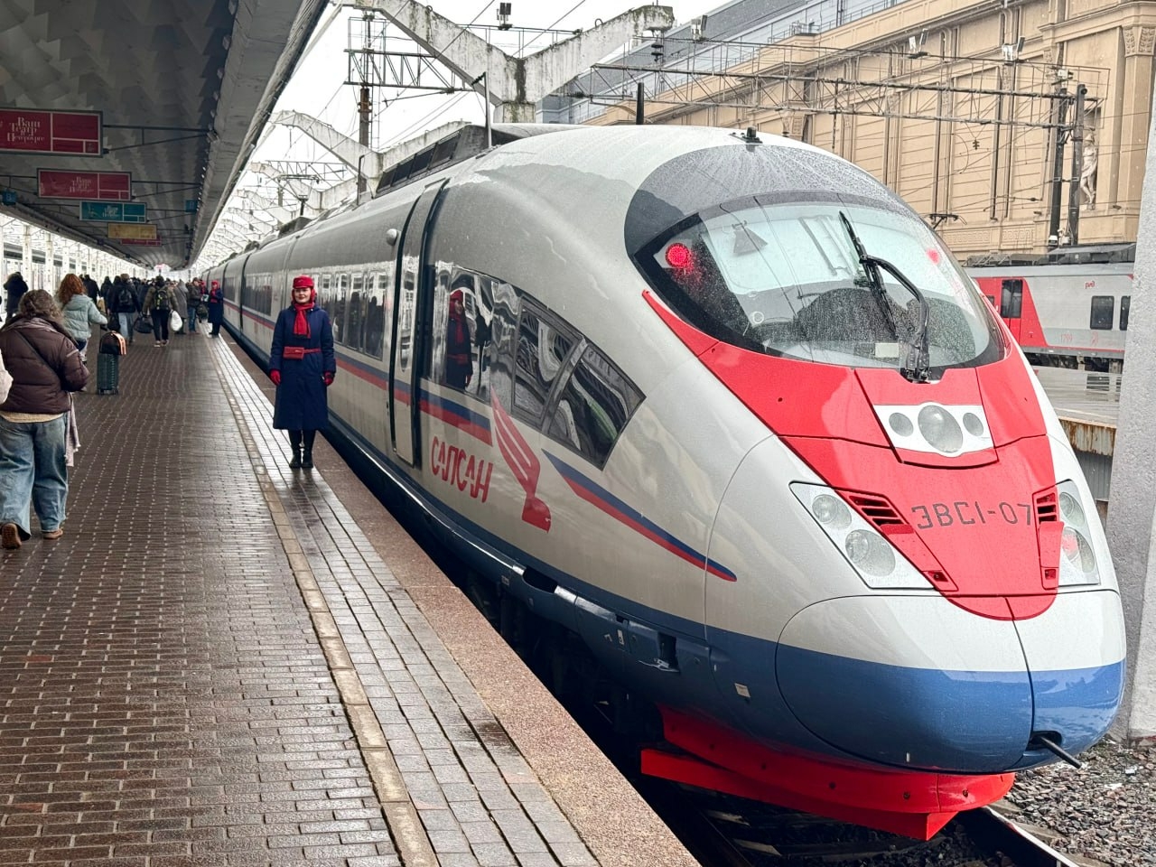 РЖД представили второй модернизированный «Сапсан» с улучшенным интерьером