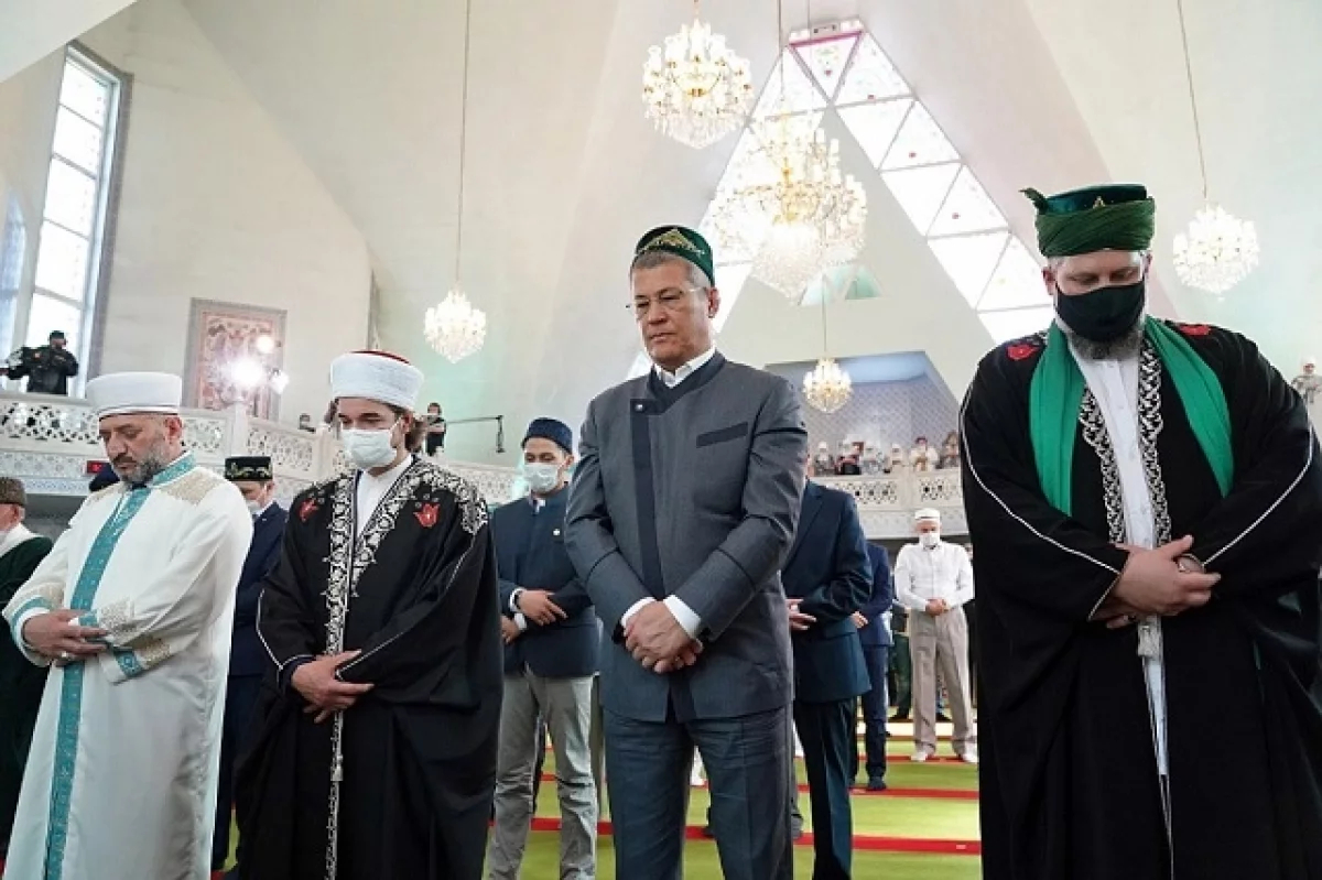 Глава Башкирии поздравил жителей с Ураза-байрамом