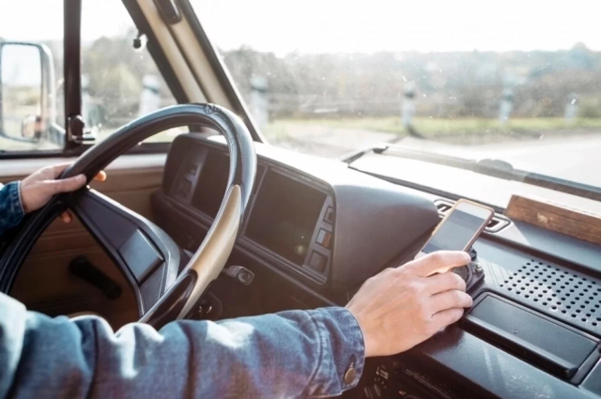 Приставы арестовали грузовик должника в Дагестане за долг в 1,5 млн рублей