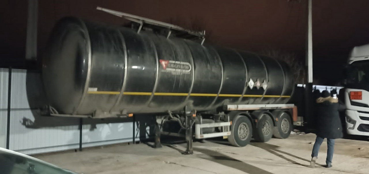 В Ленобласти поймали преступную группу, похитившую топливо на 34 миллиона рублей