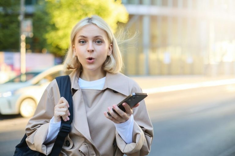 В Кемерове мужчина украл телефон у девушки, пока она записывала аудио