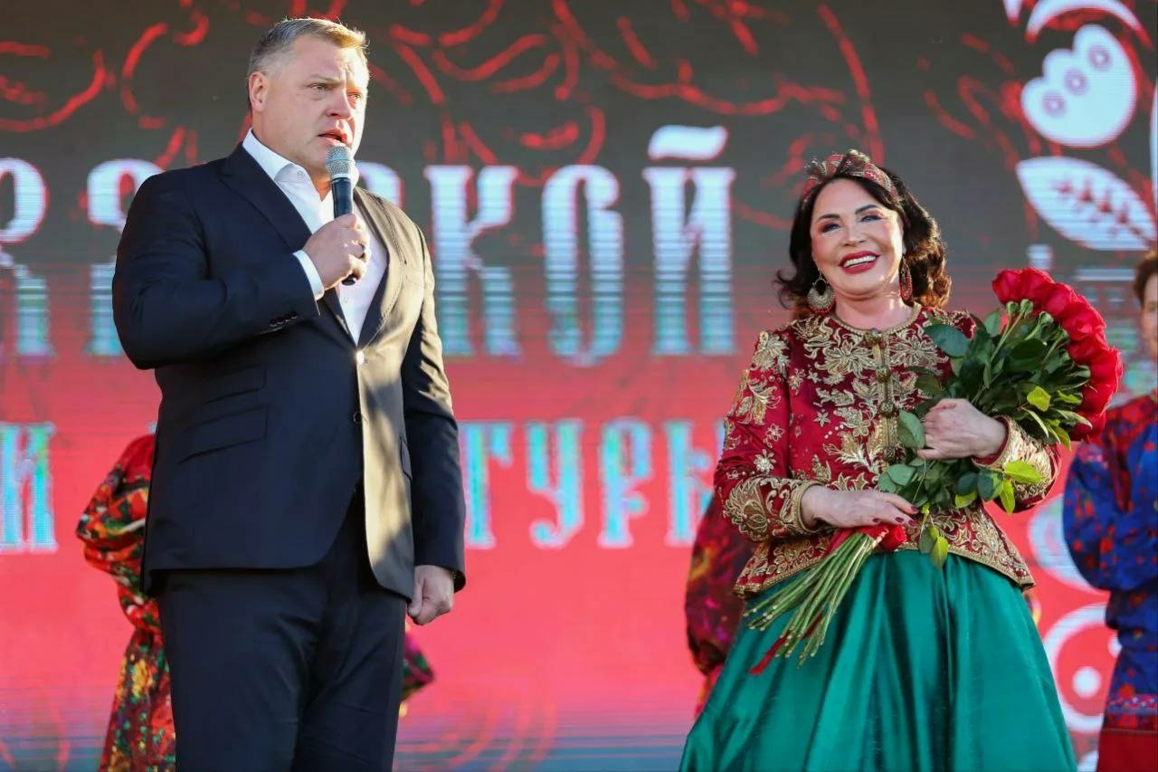 Игорь Бабушкин поздравил Надежду Бабкину с юбилеем