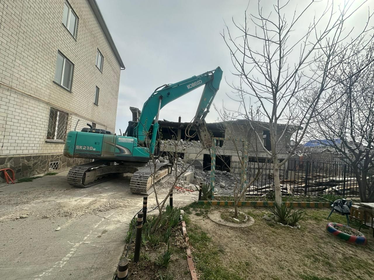 Самострой в 600 квадратных метров сносят в центре Анапы