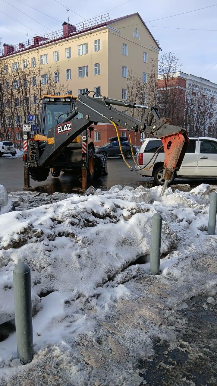 Мурманские дороги посыпали 108 тоннами пескосоляной смеси