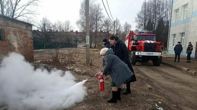 В Калужской школе прошла эвакуация детей