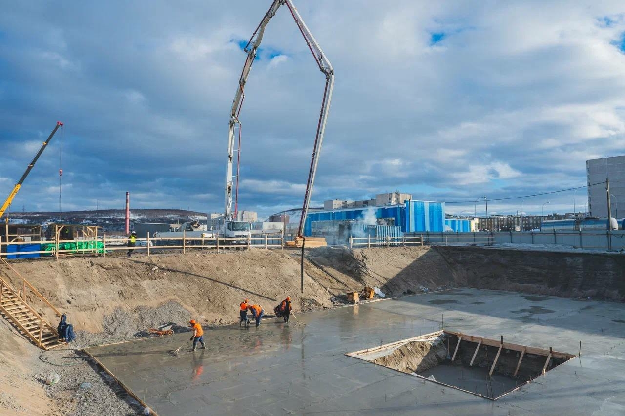 В Коле на стройке жилого микрорайона залили первый бетон