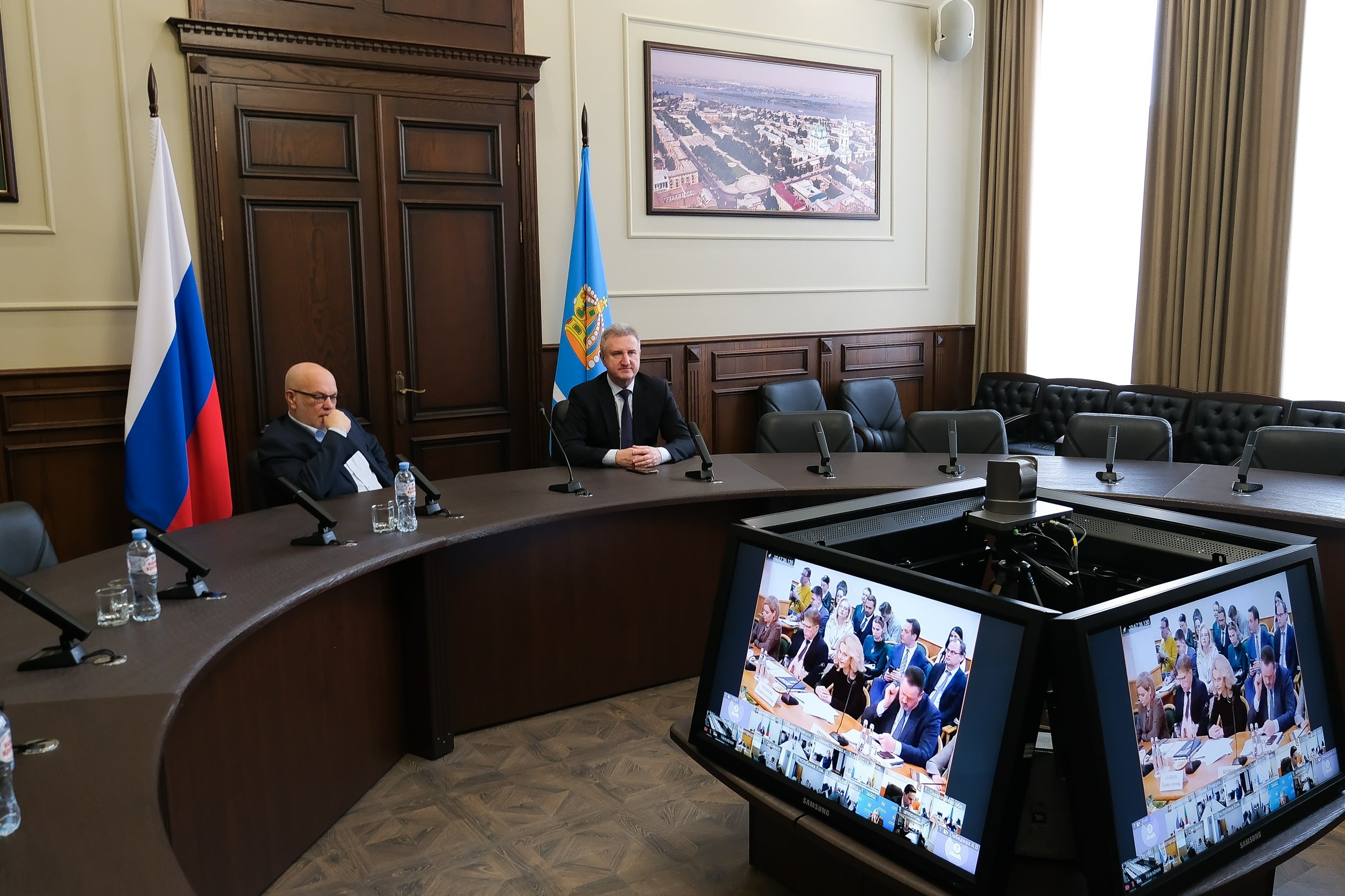 Астраханские депутаты по поручению Игоря Мартынова обсудили нацпроект «Семья» с коллегами из Госдумы