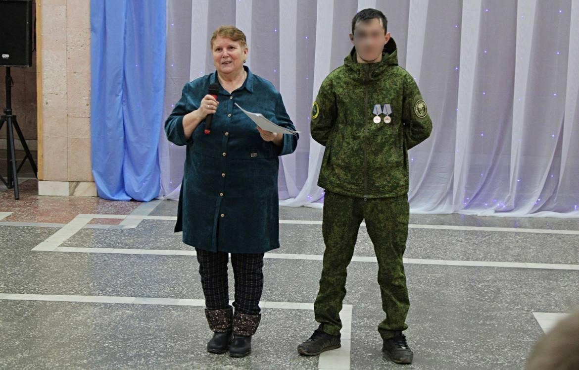 В Астраханской области участник СВО приехал в родную школу