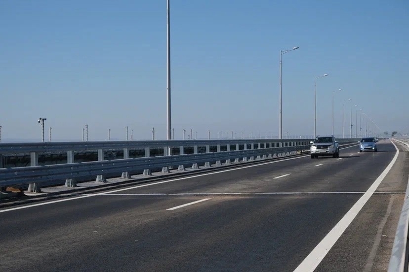 Перед Крымским мостом на Кубани застряли 168 машин
