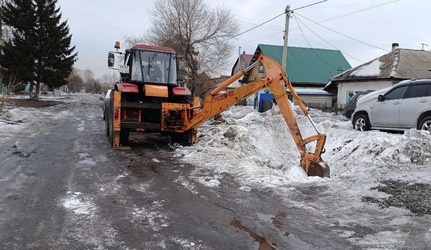 Кемеровские дорожные службы активизировали работу из-за непогоды
