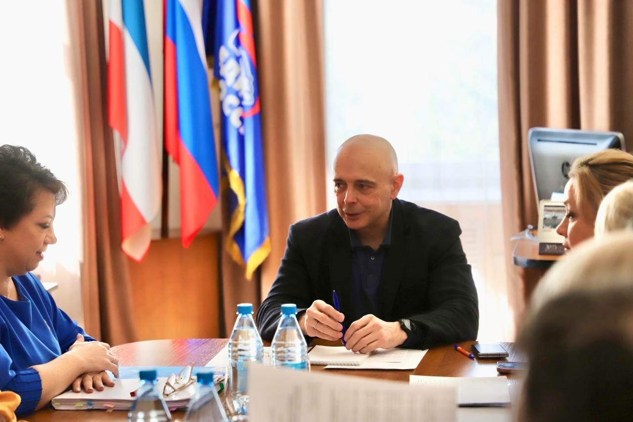 Сергей Сокол отметил вклад глав районов в устойчивость Хакасии