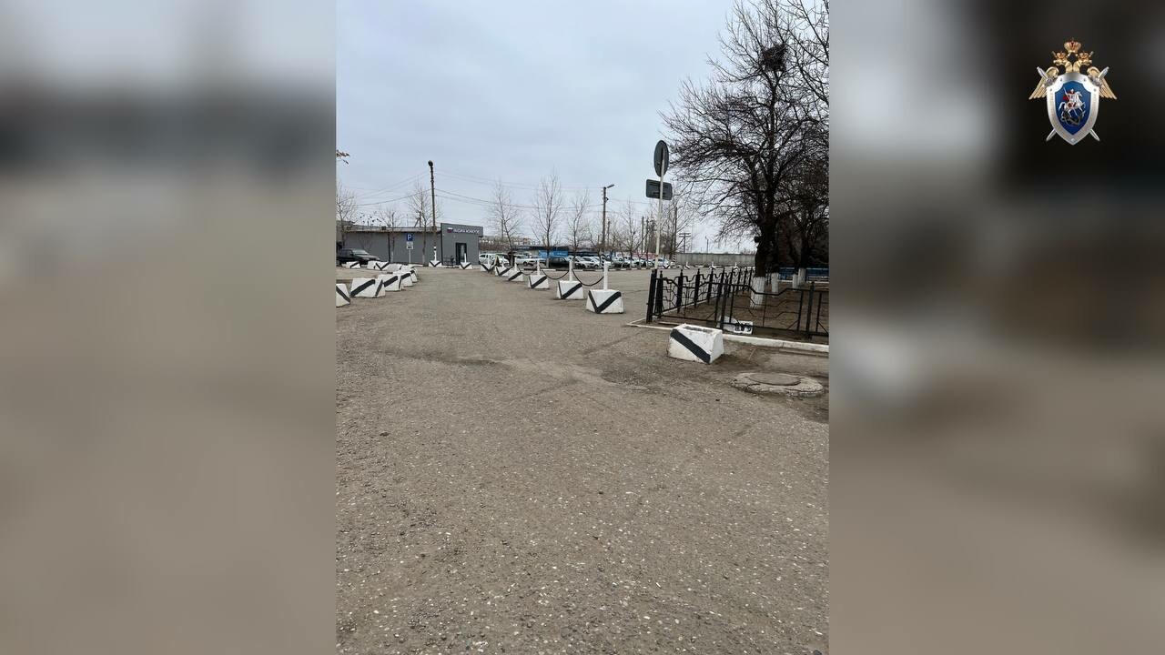 В Астрахани полицейского уличили в получении взятки за красивые номера