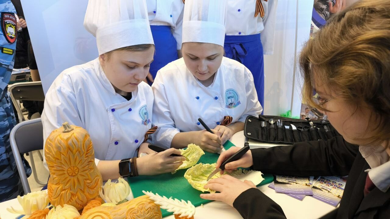 В Астрахани открылась ярмарка вакансий для жителей всей области