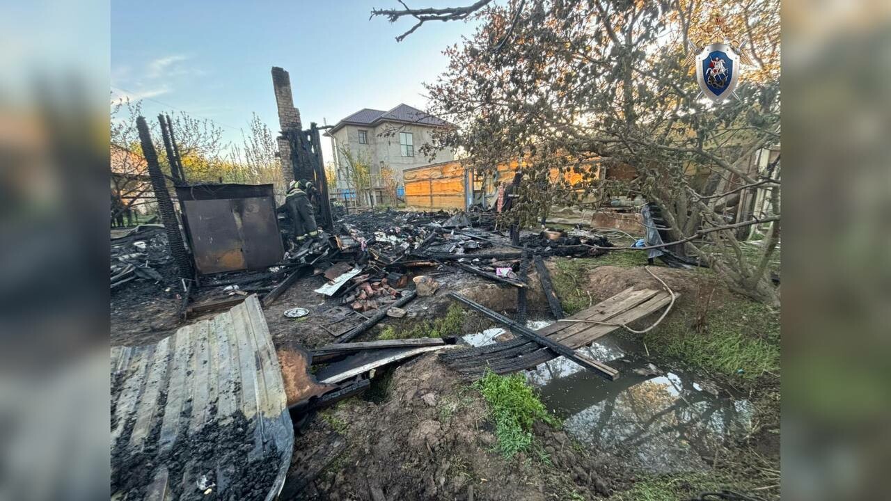 В Астрахани при пожаре в частном доме погибли пятеро детей