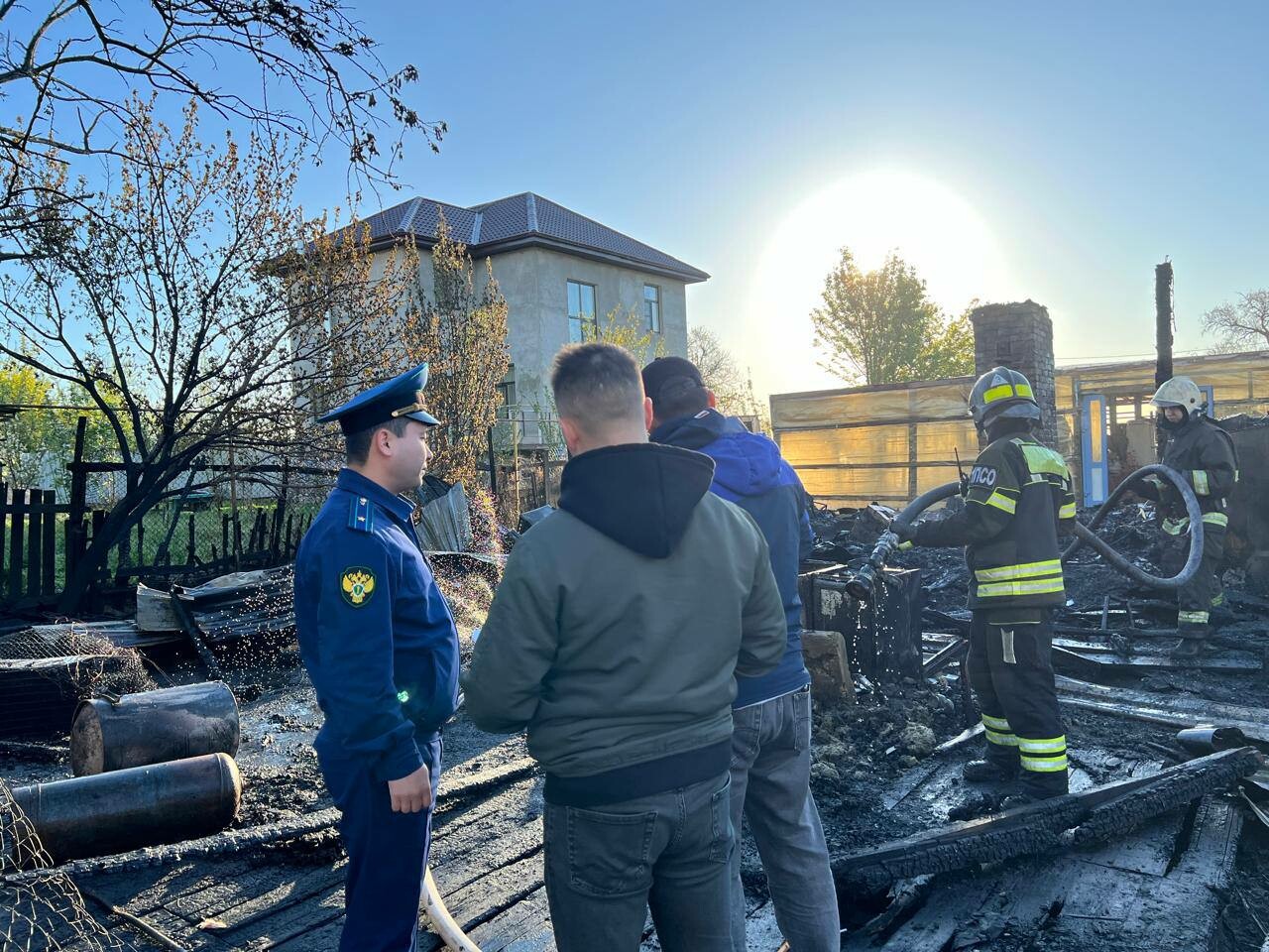 Прокуратура начала проверку после гибели детей при пожаре в Астрахани