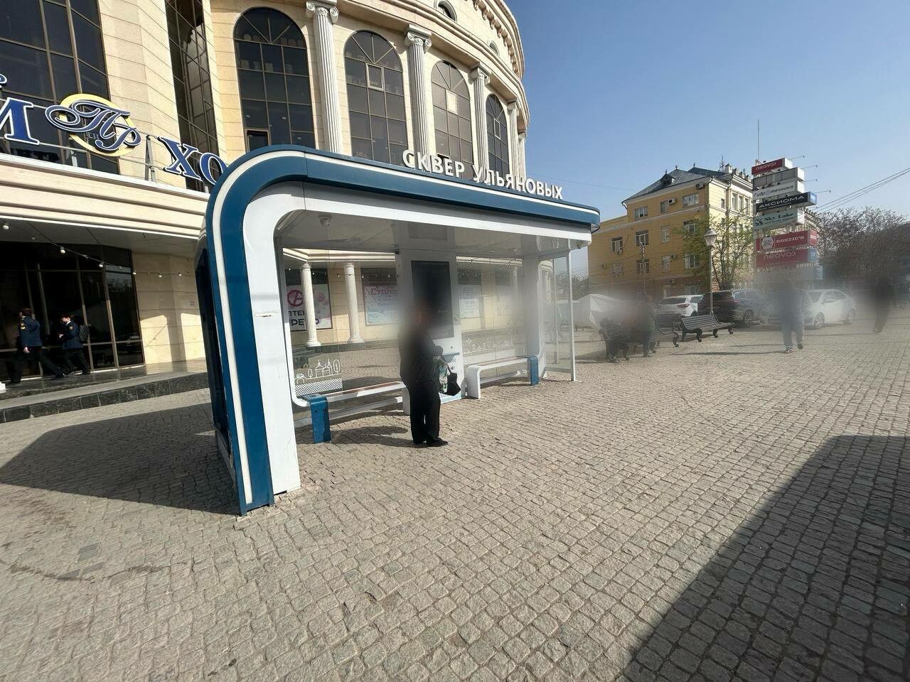 Пьяный астраханец разбил остановку и попал под статью
