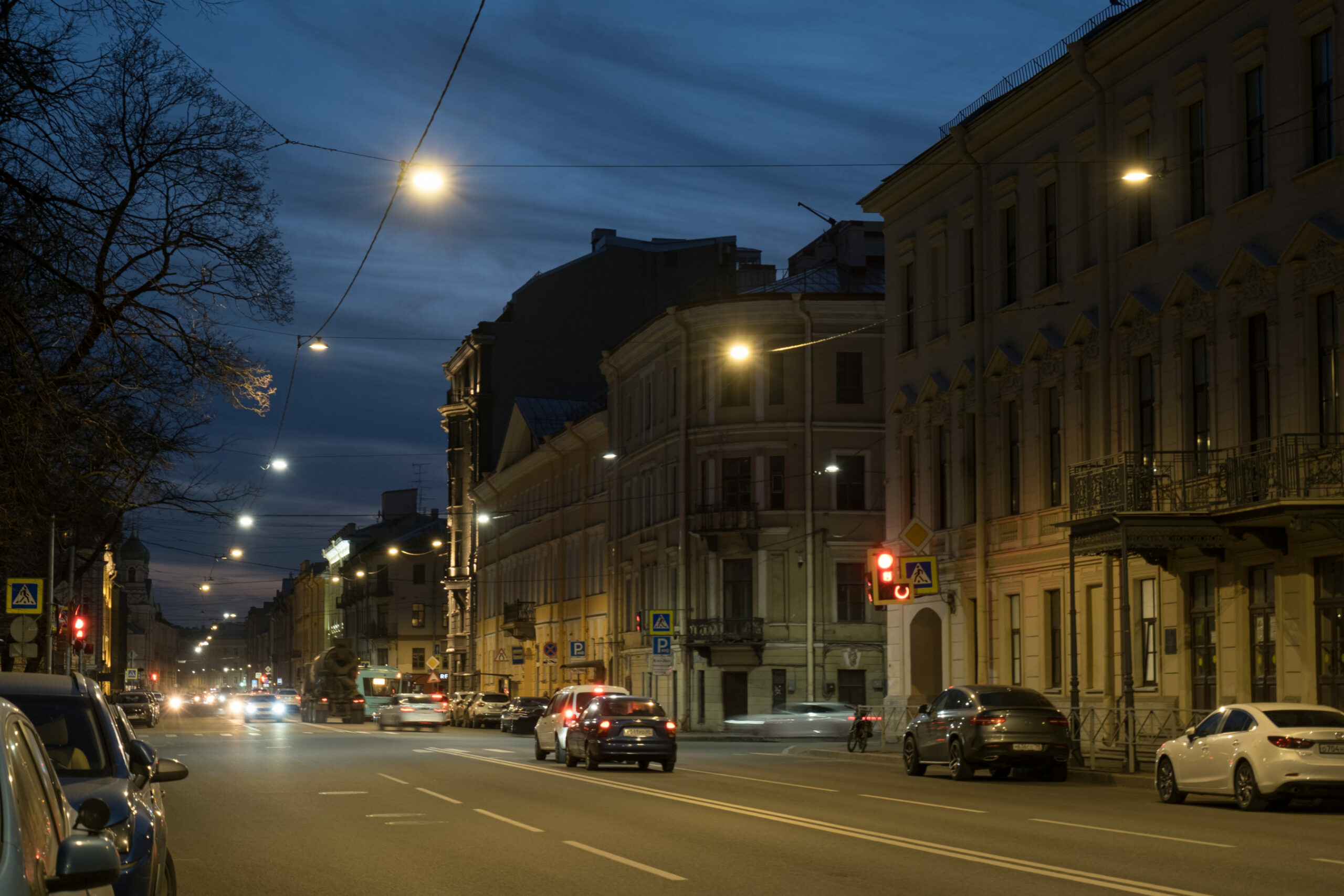 В Петербурге проспект Римского-Корсакова оборудовали новыми источниками света