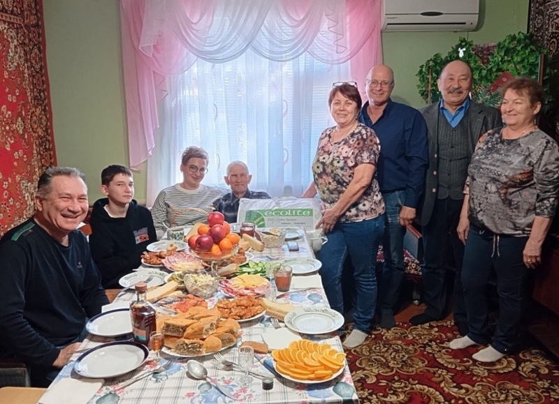 Ветеран из Бирюковки отметил 90-летие в кругу семьи и односельчан