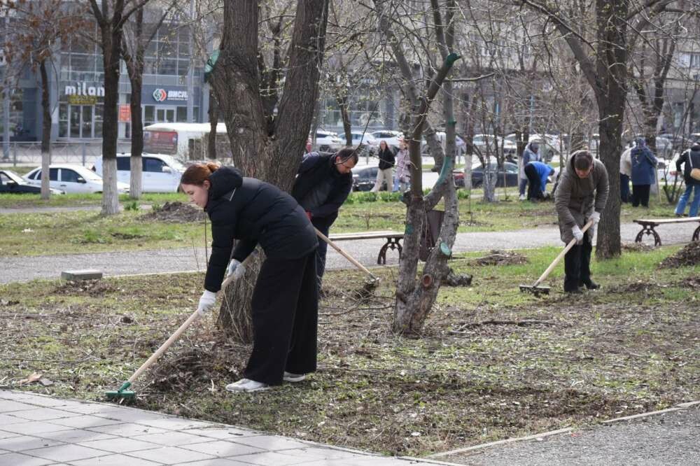 Оренбуржцы за день вывезли 400 тонн мусора