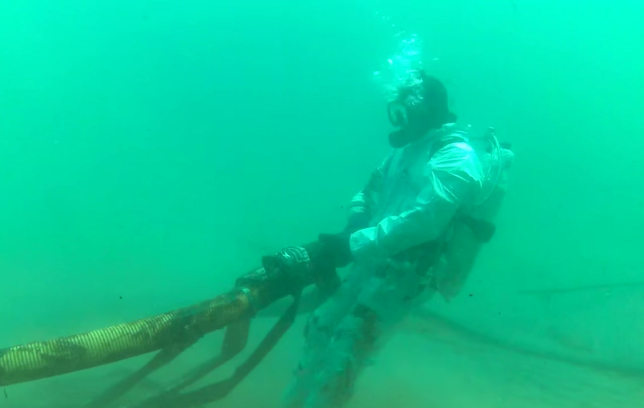 Водолазы «Кубань-СПАС» обнаружили шесть загрязненных участков у Джемете