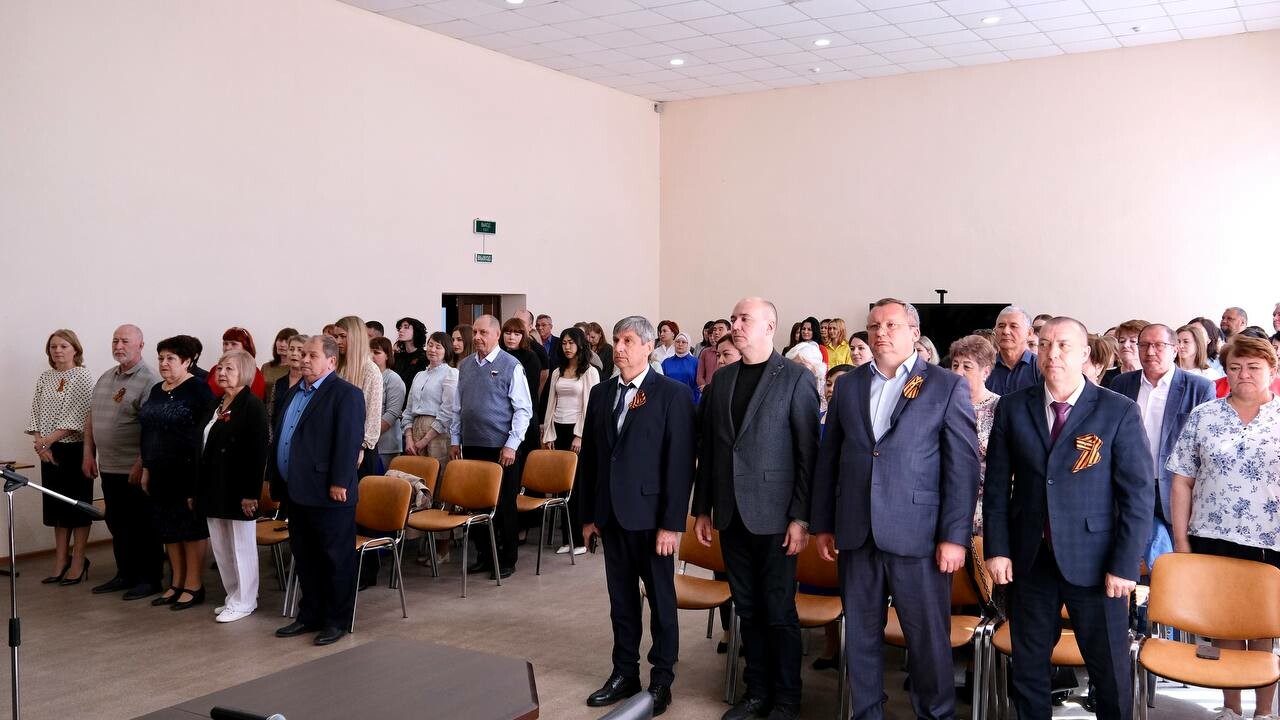 Игорь Мартынов поздравил работников Камызякского района Астраханской области с Днем местного самоуправления