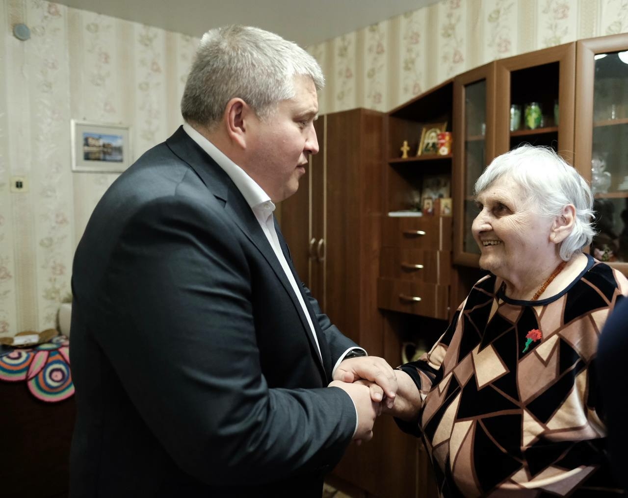 Александр Дронов поздравил с наступающим Днем Победы блокадницу Ленинграда