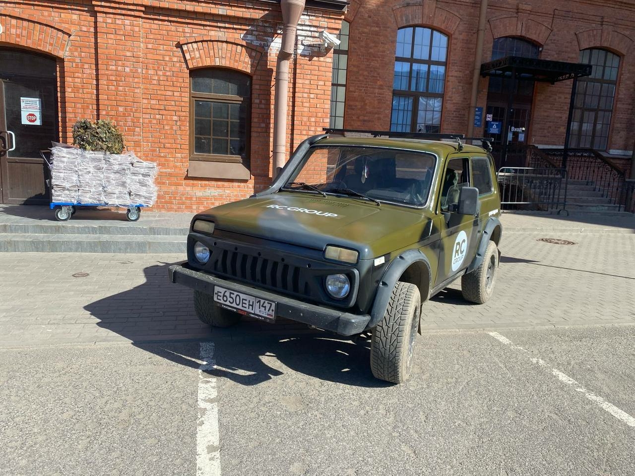 Новую «Ниву» и выпуск «Боевого листка» отправили на фронт из Петербурга: Мария Михайлова о помощи бойцам СВО 