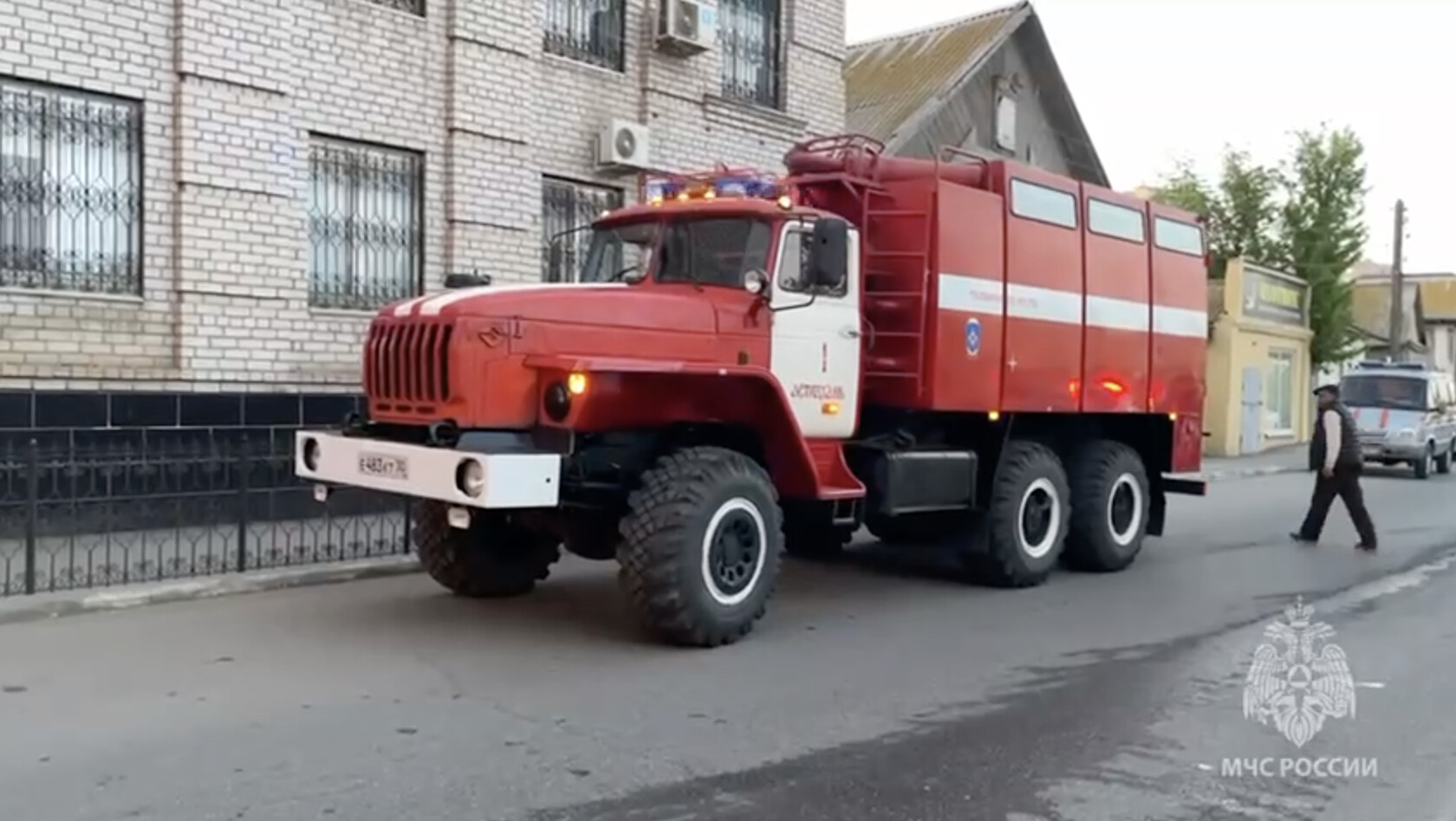 Пять пожаров за сутки зафиксировали в Астраханской области