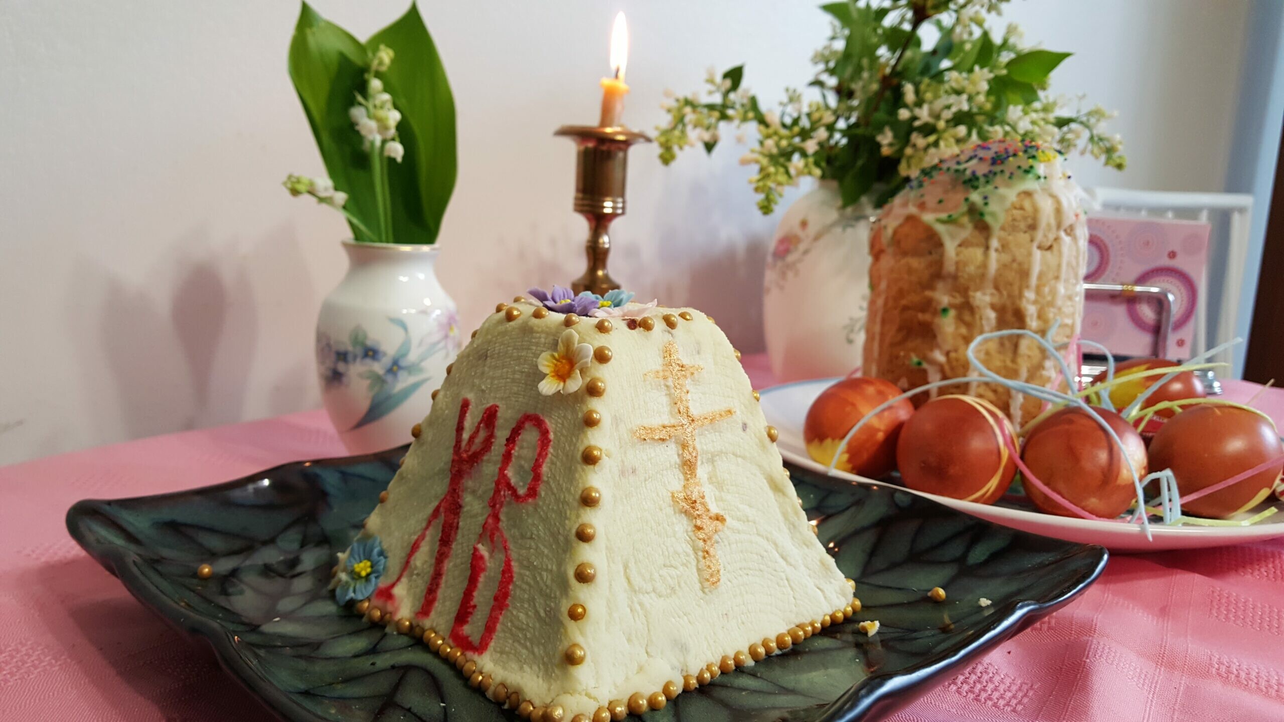 Стало известно, сколько стоят пасхальные куличи в Краснодаре