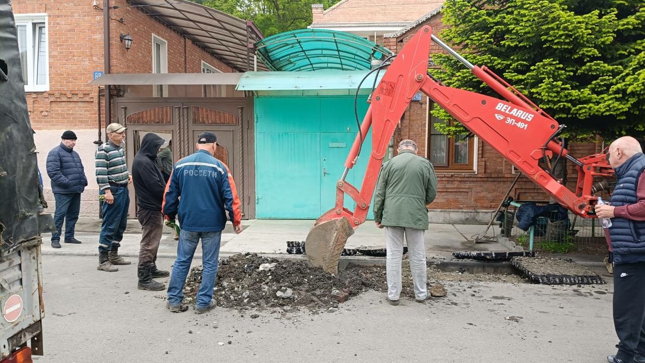 В Иристонском районе Владикавказа устраняют аварию на электросетях