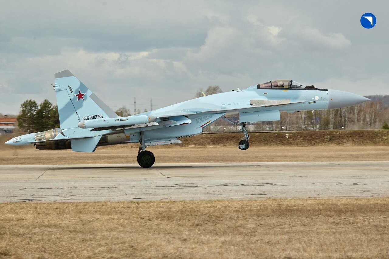 ОАК передала Минобороны РФ новую партию истребителей Су-35С