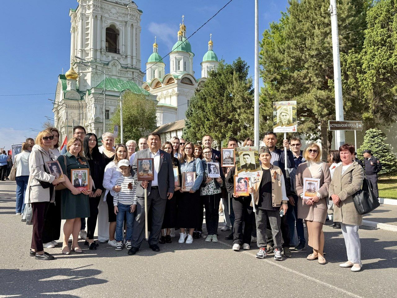 В Астрахани сотрудники службы природопользования почтили память героев ВОВ