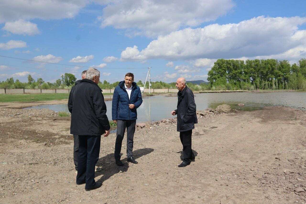 Лемин рассказал, что дамба у Южного водозабора выдерживает натиск