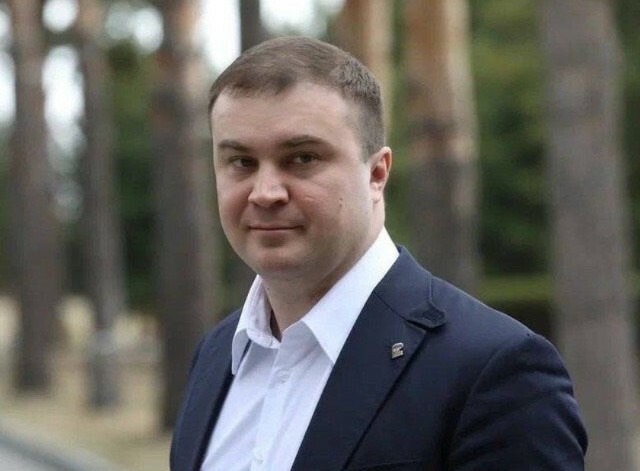 Губернатор потребовал срочно восстановить Омск после разрушительного урагана