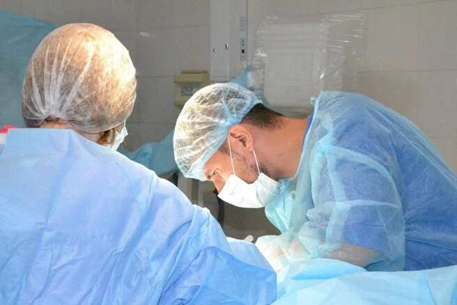 В Тюмени спасли ребенка с редкой болезнью рук