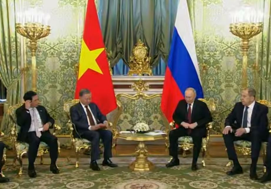 В Кремле начались переговоры Путина с лидером Вьетнама То Ламом