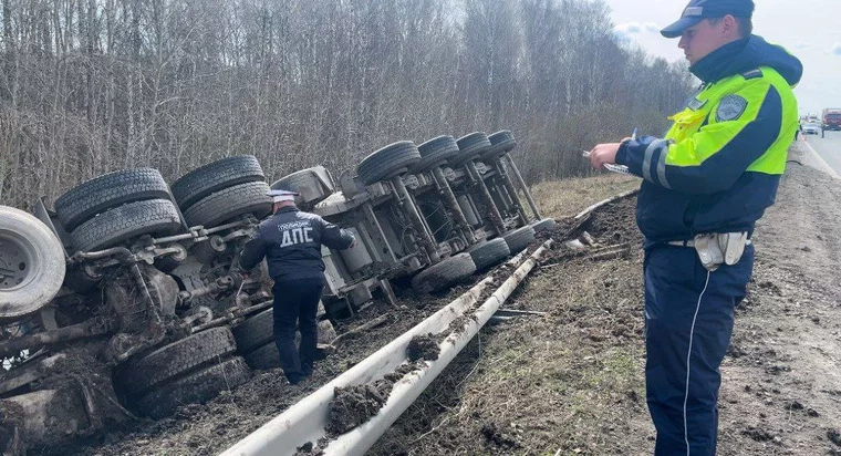 Из-за аварии на трассе в Екатеринбург — Тюмень образовалась пробка