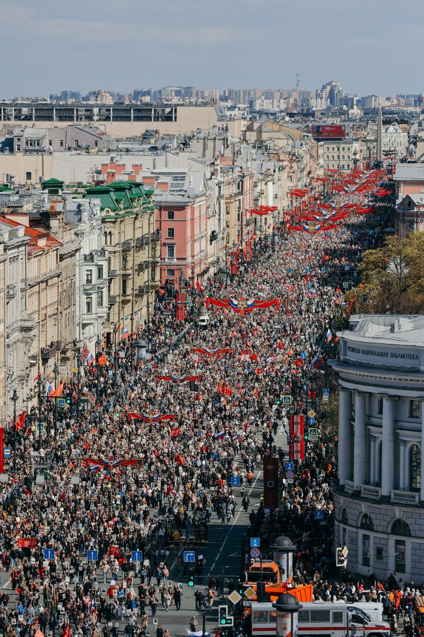 Петербургский «Бессмертный полк» собрал больше всего участников