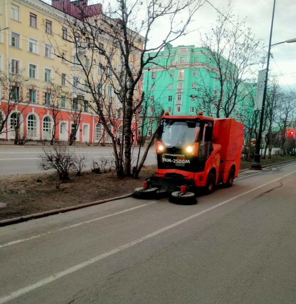 В Мурманске уборку дорог завершат к 1 июня