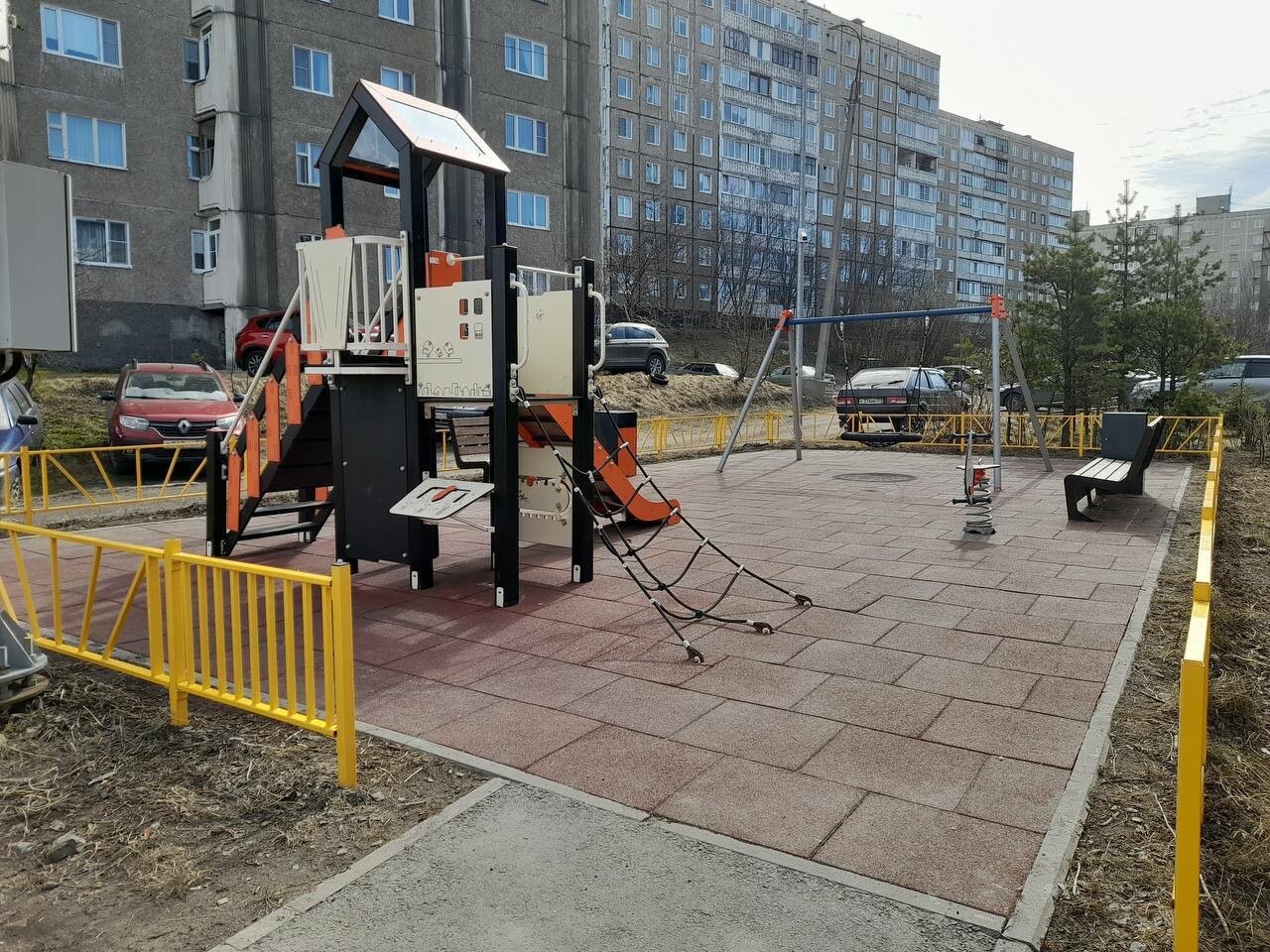 В Мурманске за уборкой и состоянием общественных территорий следят ежедневно