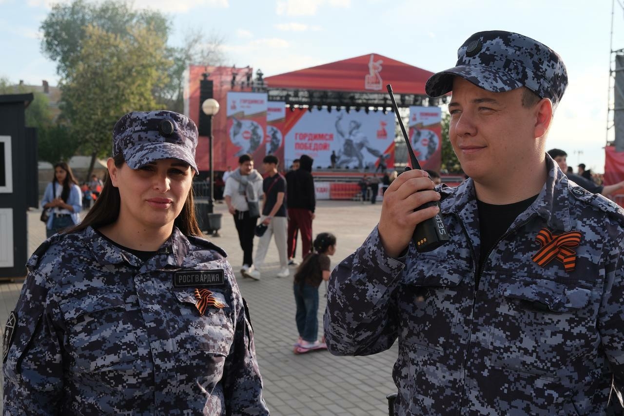 В Астрахани более 170 сотрудников Росгвардии охраняли порядок в День Победы