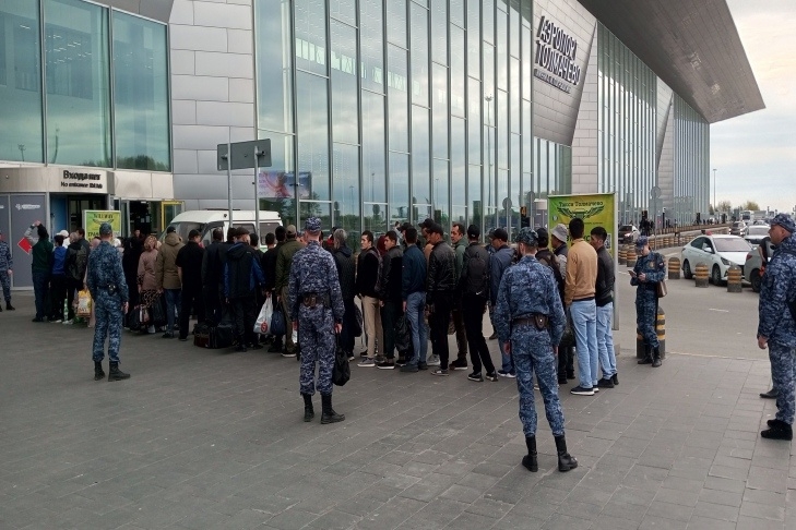 В Новосибирской области за сутки выдворили 53 нелегальных мигранта