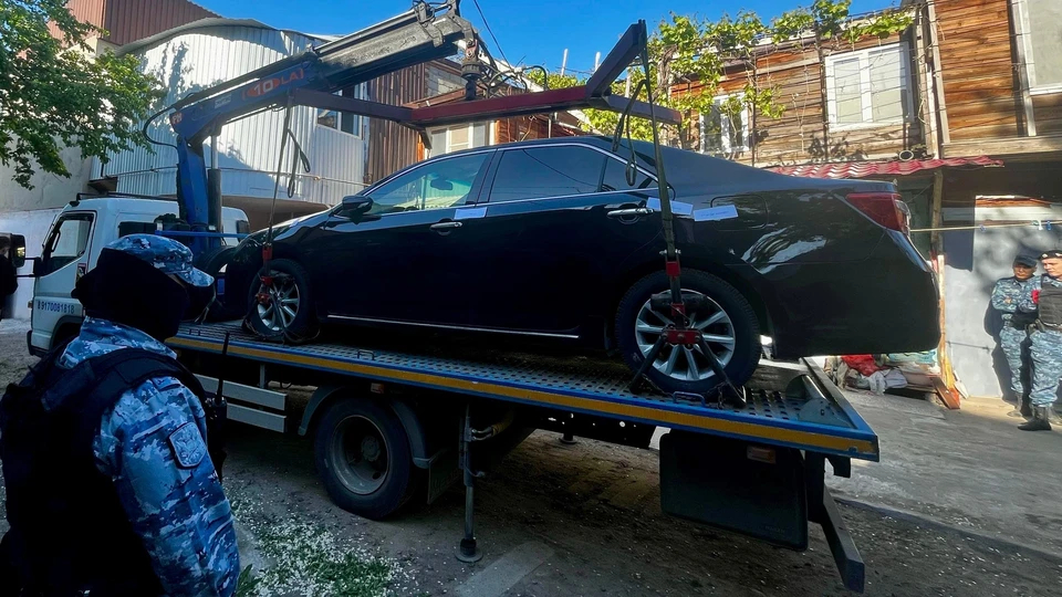 Астраханец пригрозил поджогом Toyota, чтобы не лишиться авто