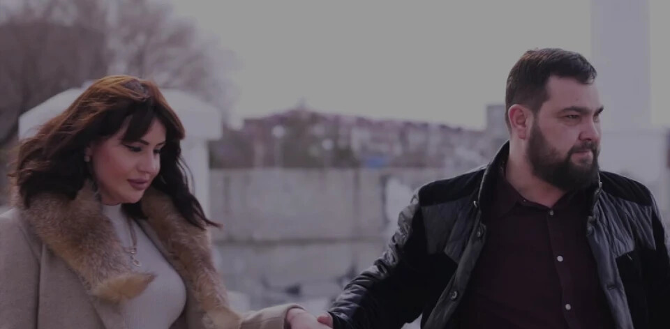 Омичи сыграли свадьбу в стиле русско-цыганского бала