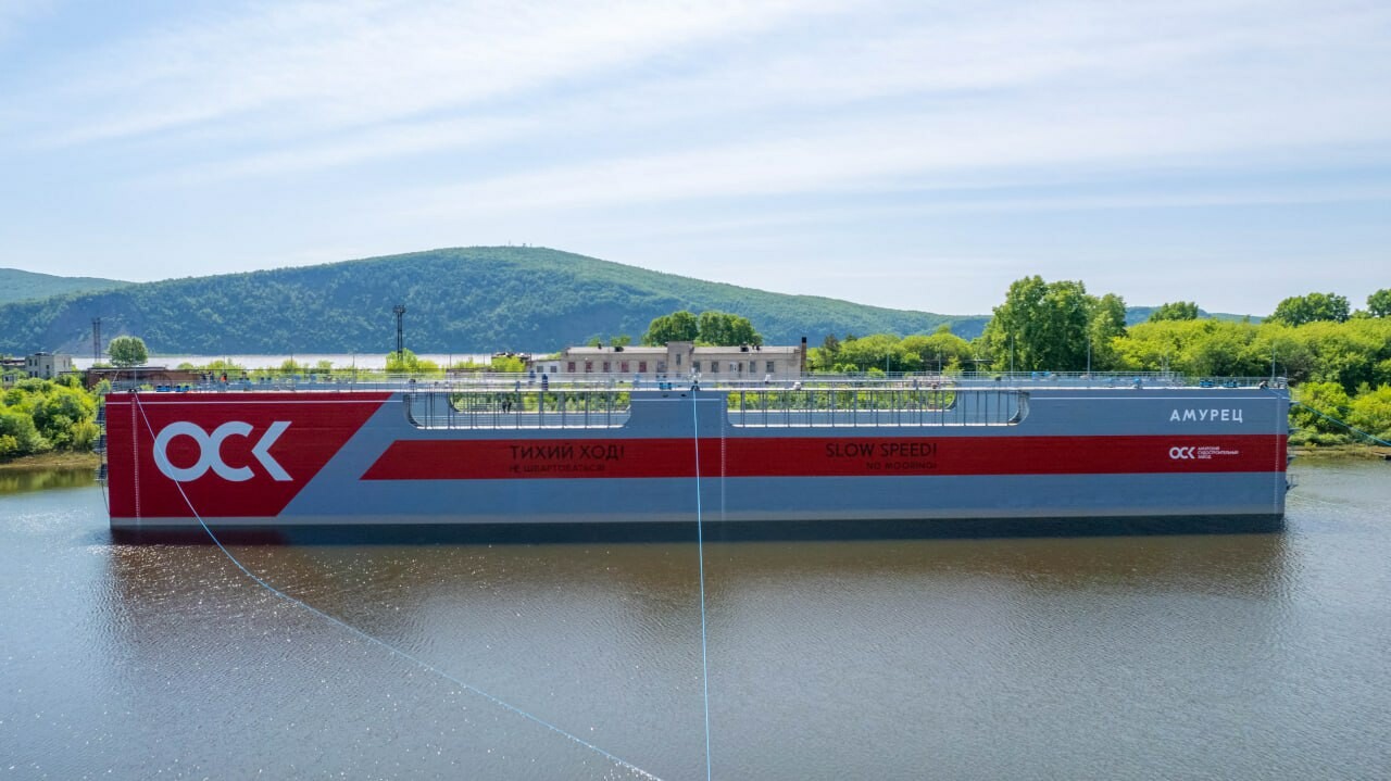 Новый док-понтон «Амурец» начал швартовные испытания