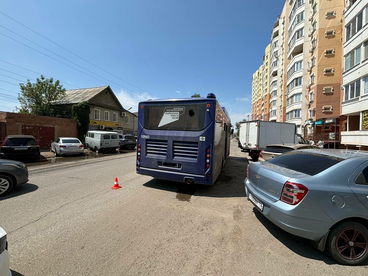 В Астрахани ребенок выпал из коляски в автобусе